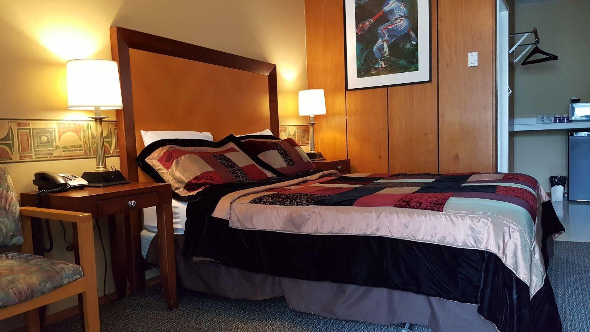 Plaza Motel Penticton Esterno foto
