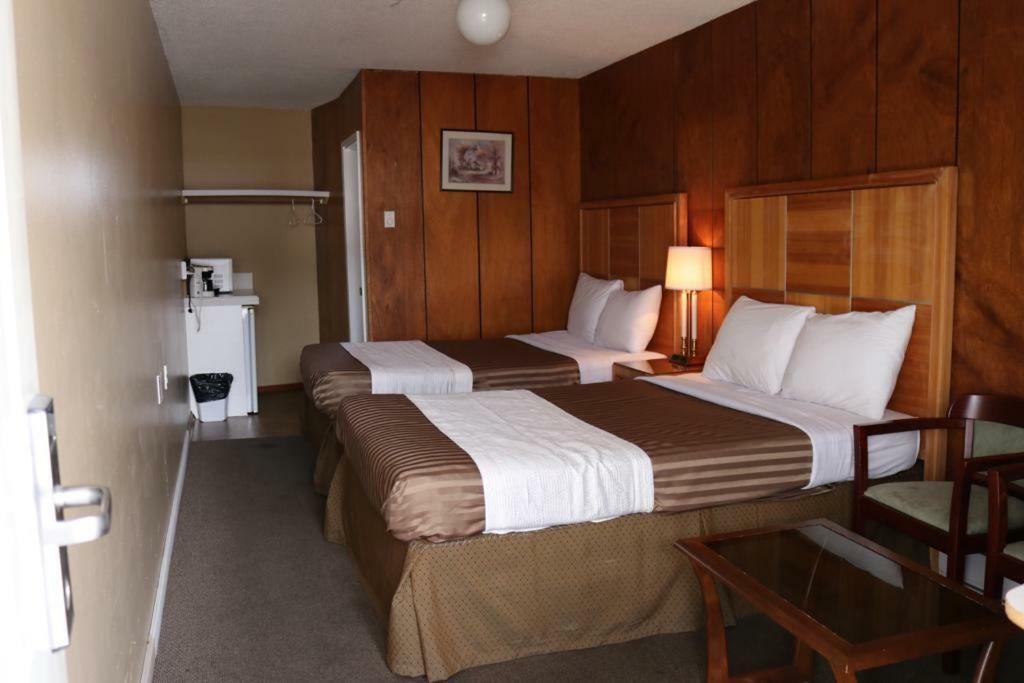 Plaza Motel Penticton Esterno foto